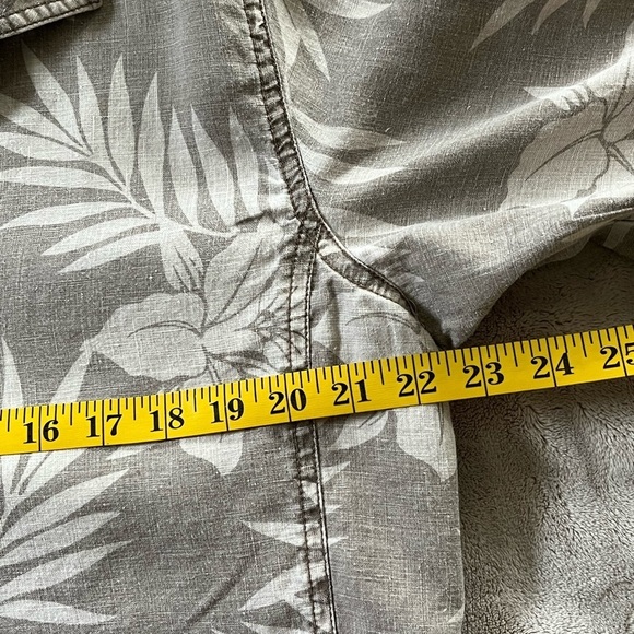 Chico’s Design 100% Linen Hawaiian Floral Leaf Design Snap Front Light Jacket M - Picture 10 of 12